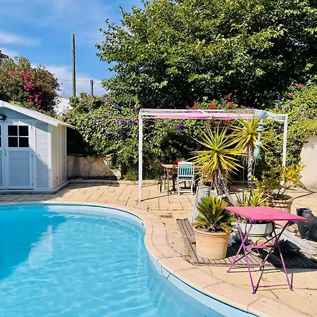 Rez De Jardin-50m Mer-piscine Privee-parking Apartamento