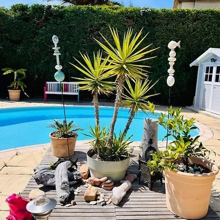 아파트 Rez De Jardin-50m Mer-piscine Privee-parking 생시르쉬르메르